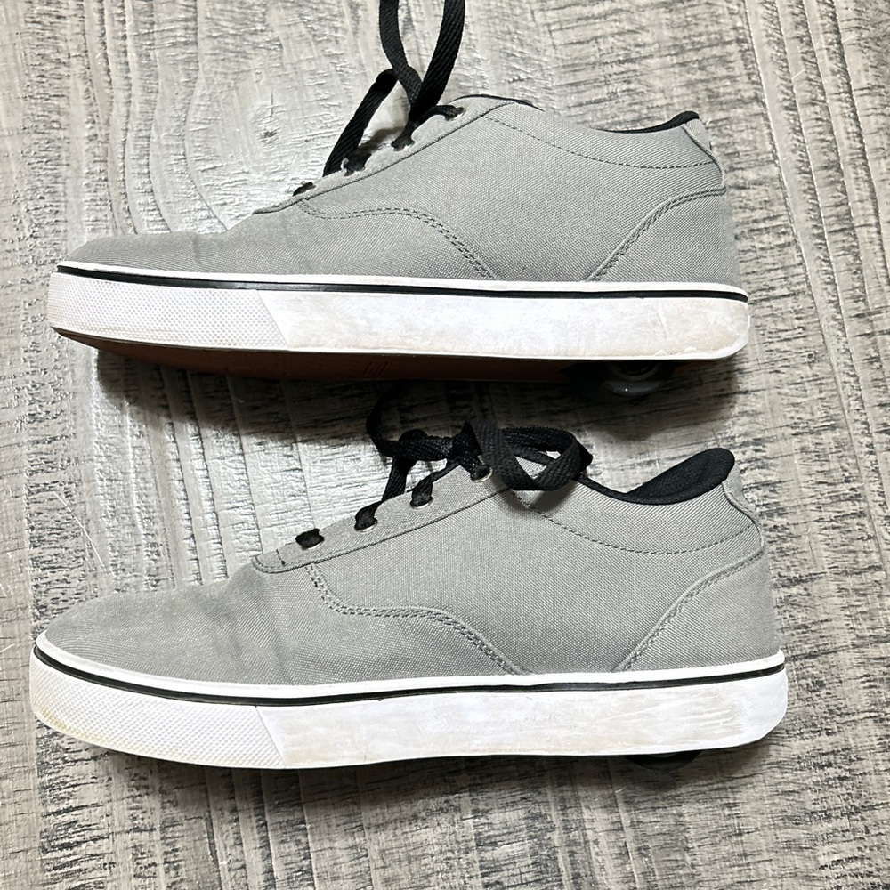 Heelys Men's Gray Sneakers with Wheels in the Soles - Picture 2 of 10